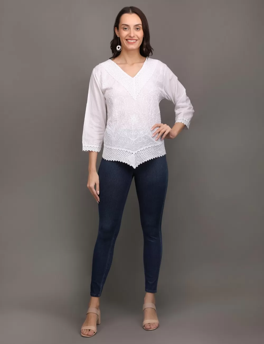 M-01 : Embroidered White Top