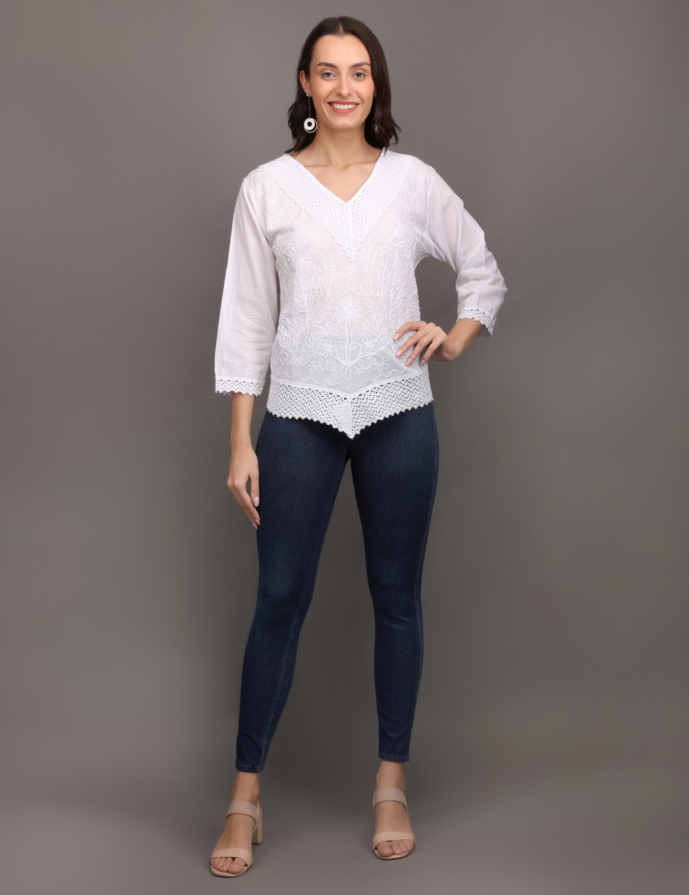 M-01 : Embroidered White Top
