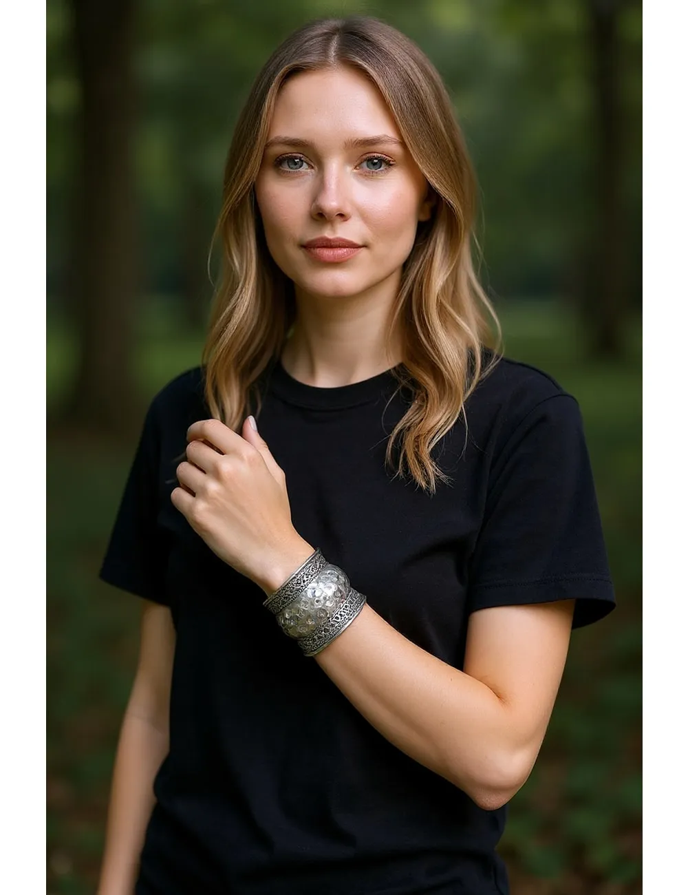 KBG-8 : Carved Adjustable Cuff Bracelet (Assorted Colors : Silver, Gold)